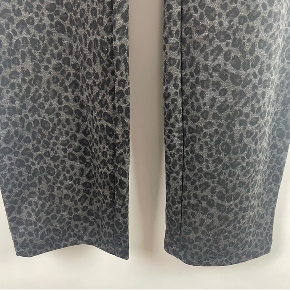 NYDJ Pull On Straight Leg Knit Pants Gray Leopard Print Soft & Stretchy Size 16 - Picture 5 of 14